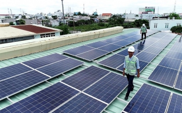 Điện mặt trời mái nhà góp phần giảm áp lực điện mùa cao điểm